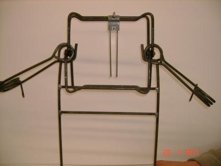 Duke 220 Body Grip Trap & Stand Combo