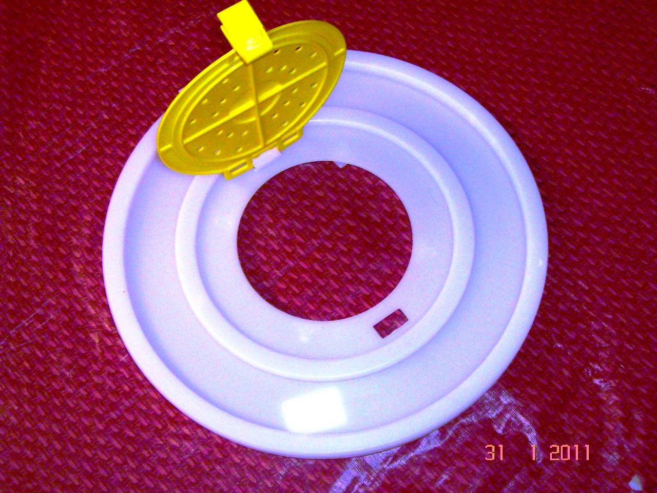 Challenge Plastics 5-Gallon Bait Bucket Lid